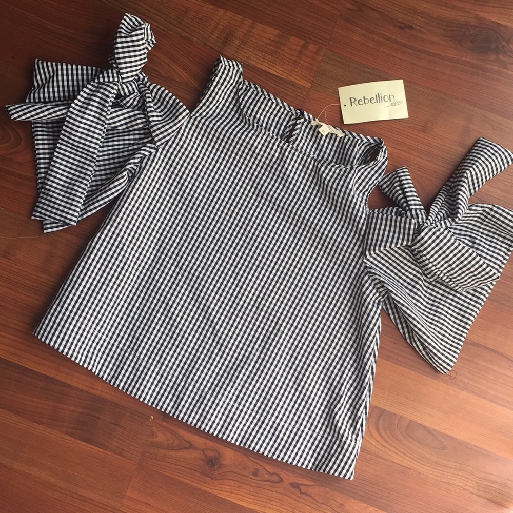 Rebellion checkers cold shoulder top